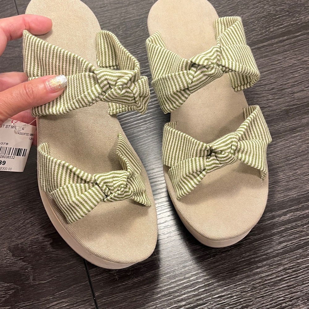 Beautiful French Green Striped Women's Sandals size 8/39